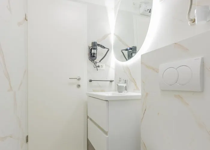 Arsenal Guest house 3*